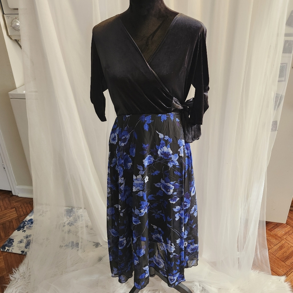 Size 8 Floral Midi Dress